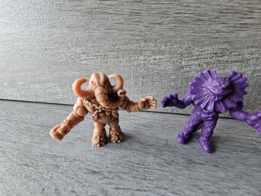 80's M.U.S.C.L.E. Men Kinnikuman Purple 2" Erimaki Tokage #006 Mattel Mammothman